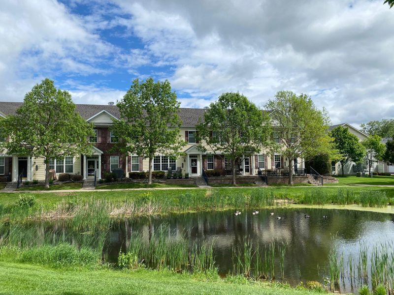 7584 Lower 11th St N, Oakdale, MN 55128