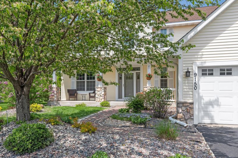 9150 Springfield Dr, Chanhassen, MN 55317