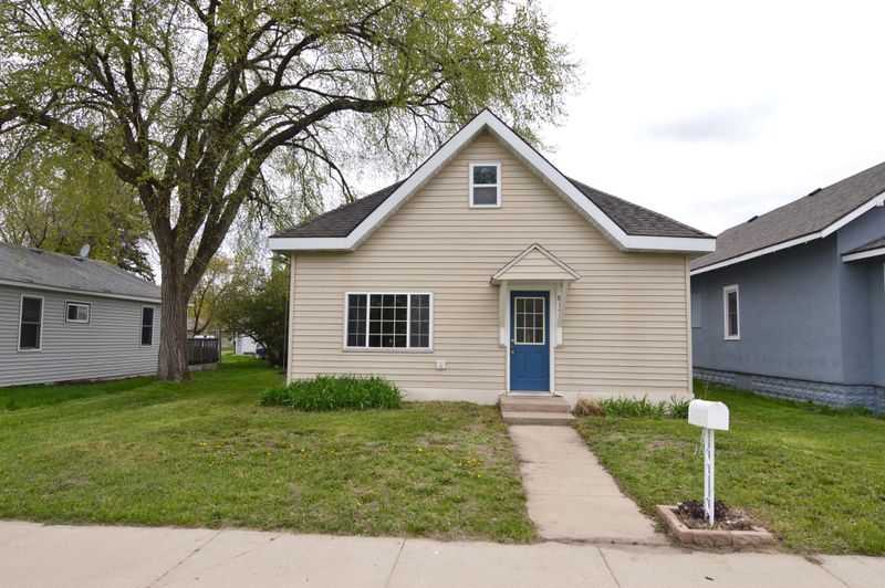 815 2nd Ave NE, Staples, MN 56479