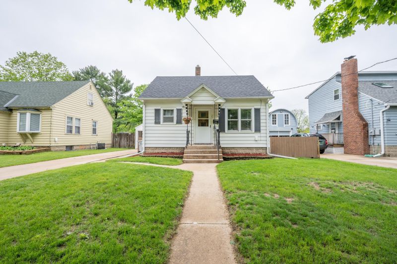 25 13th Ave NE, Rochester, MN 55906