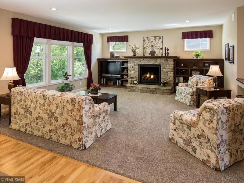 5524 Snell Ct SE, Prior Lake, MN 55372