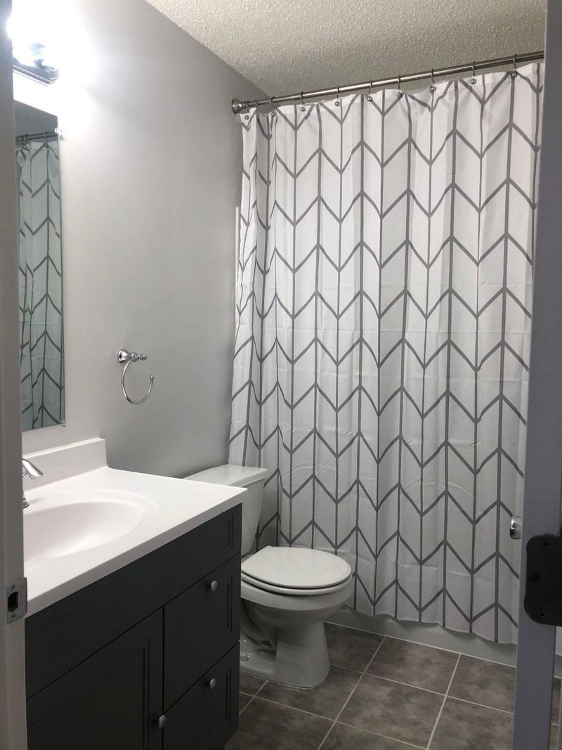 2006 Brittany Ct, Shakopee, MN 55379