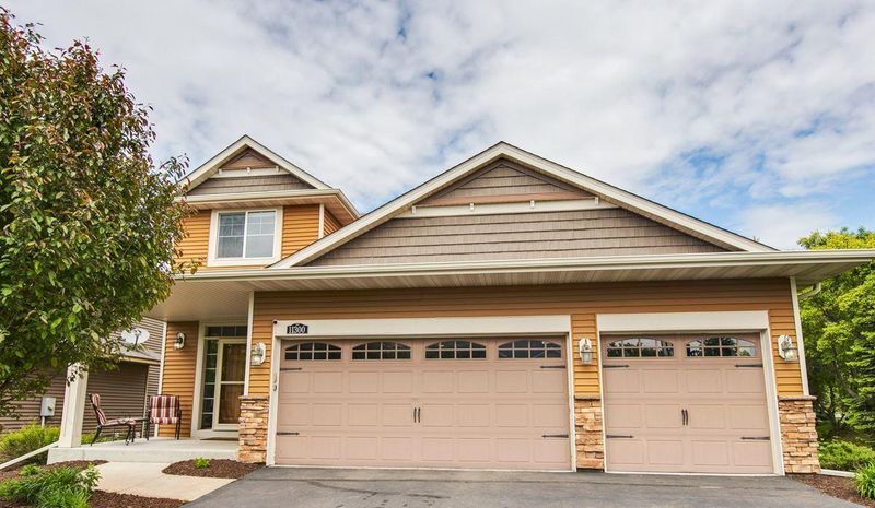 11300 Traverse Rd, Woodbury, MN 55129