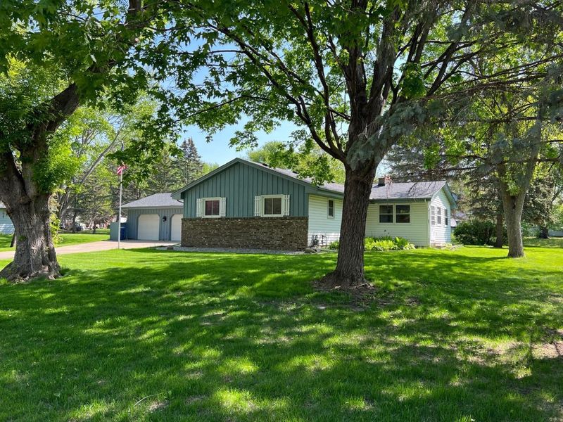 11008 Independence Ave N, Champlin, MN 55316