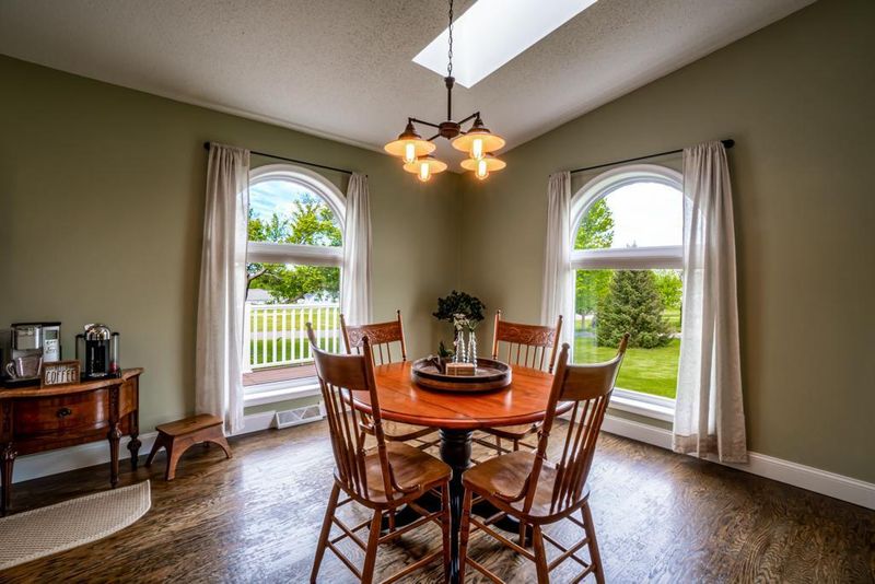 120 Meadowview Dr, Alma Center, WI 54611