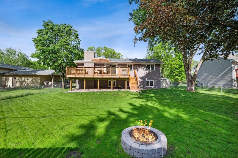 8485 Sunnyside Rd, Mounds View, MN 55112