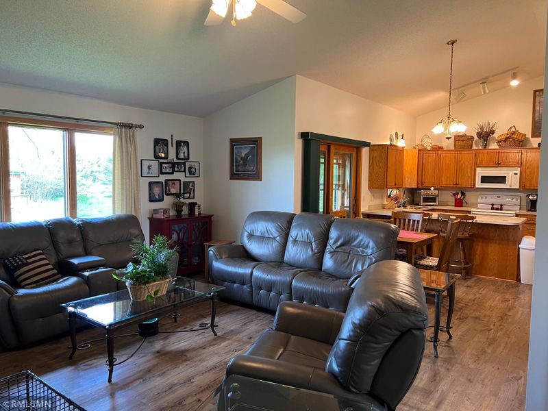 521 Main St W, Hinckley, MN 55037
