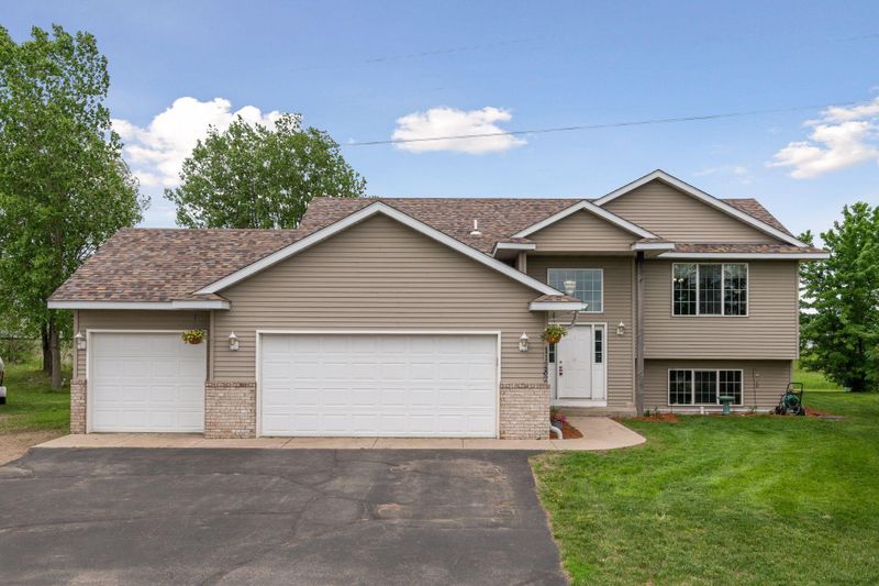 11282 Laura Cir, Becker, MN 55308