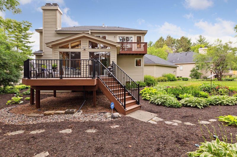 9615 Briar Cir, Bloomington, MN 55437