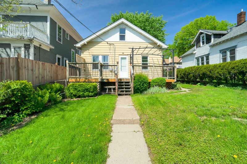 998 Burr St, Saint Paul, MN 55130