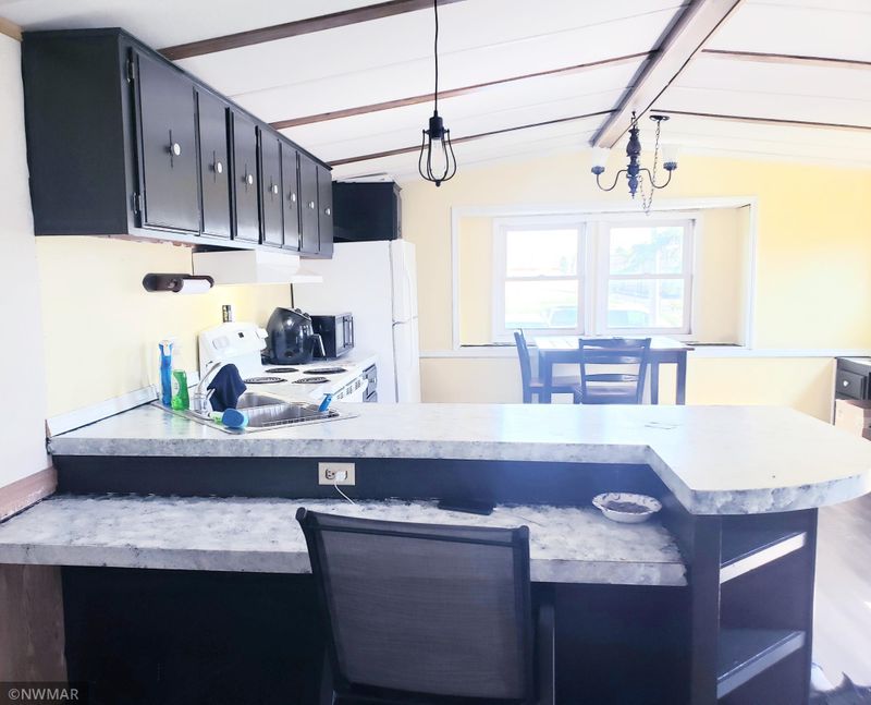 714 W 2nd St, Thief River Falls, MN 56701