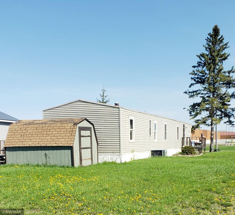 714 W 2nd St, Thief River Falls, MN 56701