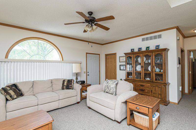 1923 Cabernet Ln NW, Rochester, MN 55901