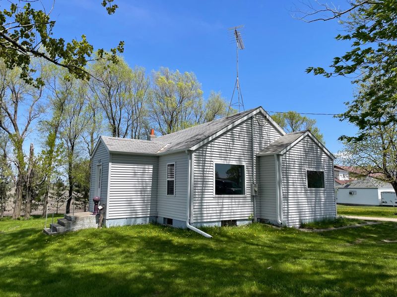 13085 Highway 7 SE, Clara City, MN 56222