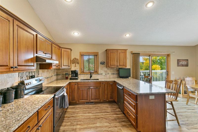 411 Greenbriar Ln, Buffalo, MN 55313