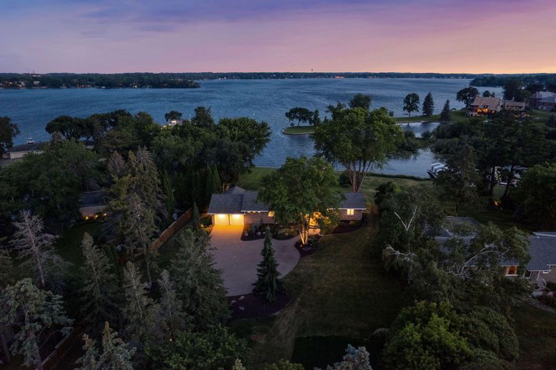 2725 Shadywood Rd, Excelsior, MN 55331