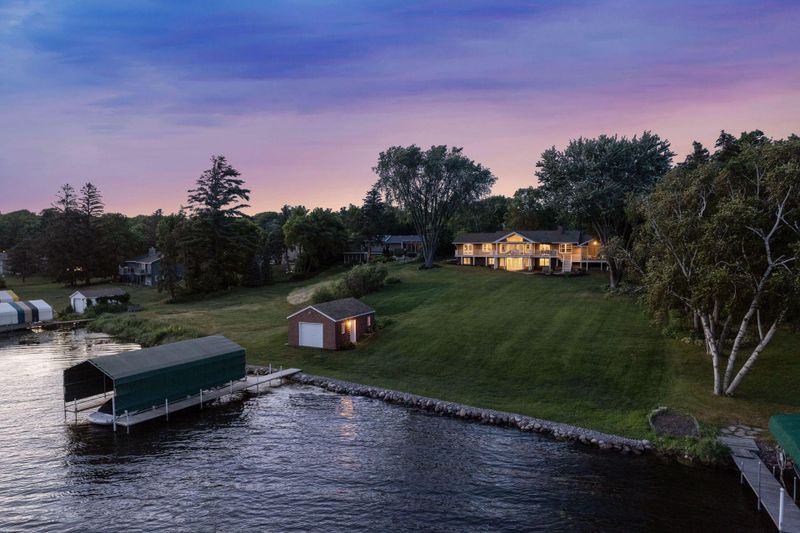 2725 Shadywood Rd, Excelsior, MN 55331