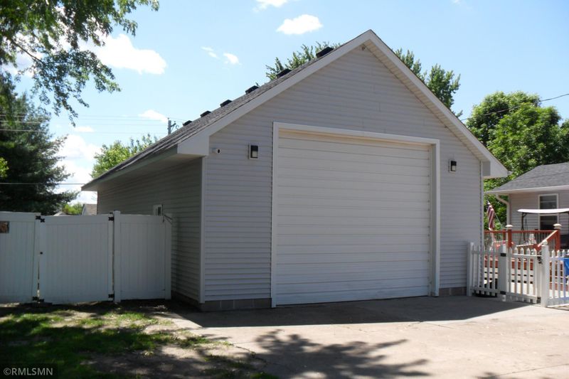 570 W 3rd St, Rush City, MN 55069