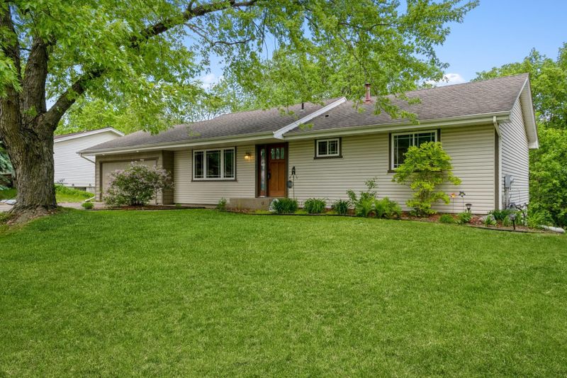 13295 Glenhurst Ave, Savage, MN 55378