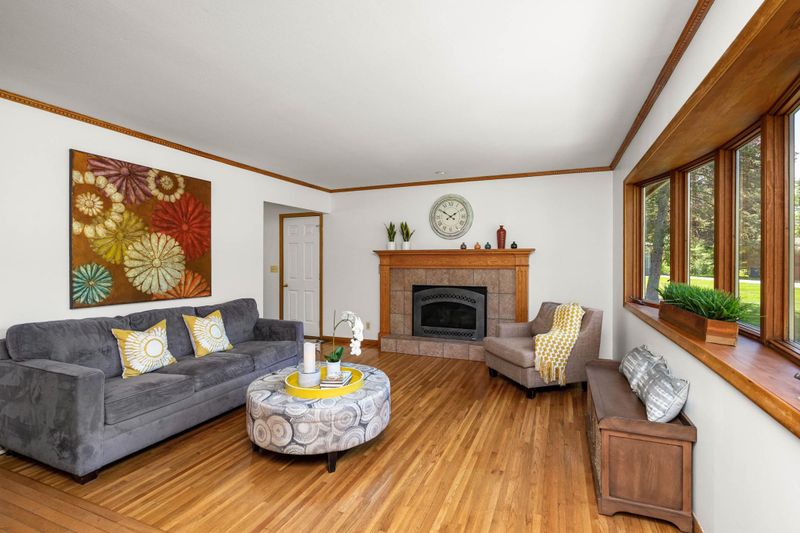 16517 Temple Cir, Minnetonka, MN 55345