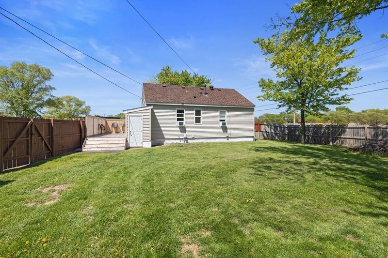 894 Maple St NE, Spring Lake Park, MN 55432