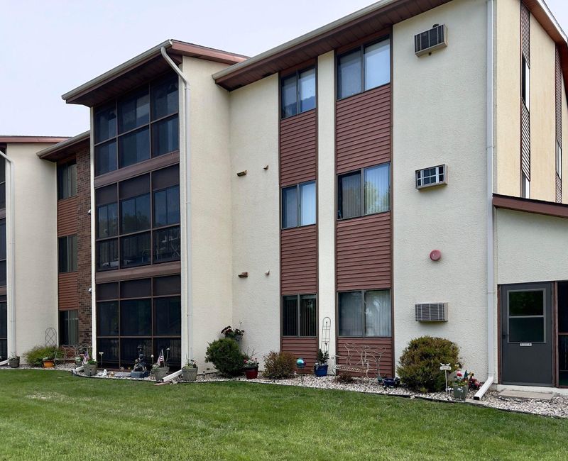 2679 Albion Ave #102, Fairmont, MN 56031