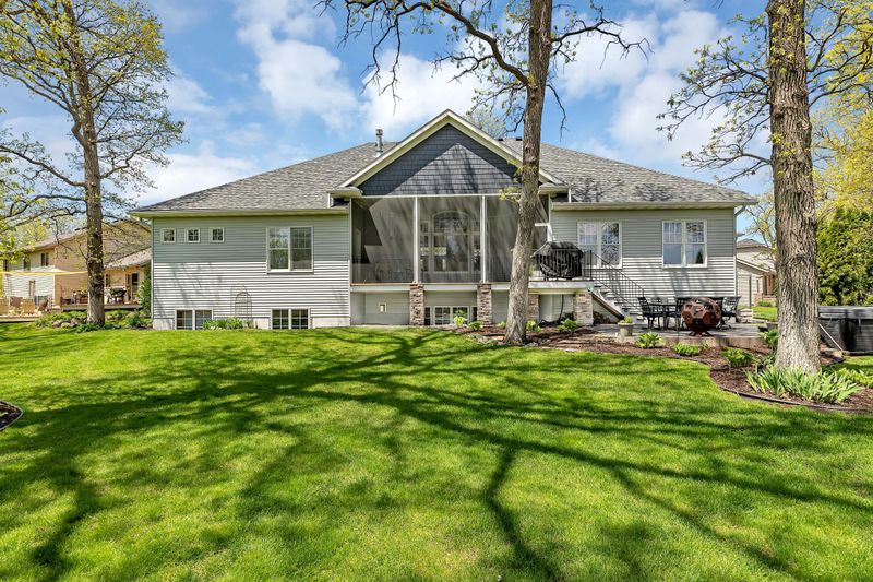 2101 Queens Ct, Sartell, MN 56377