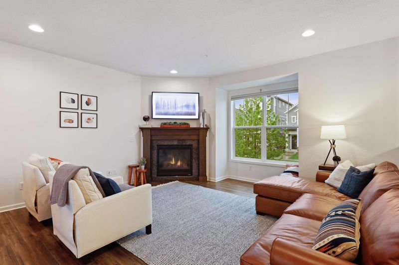 8155 Central Park Way N, Maple Grove, MN 55369