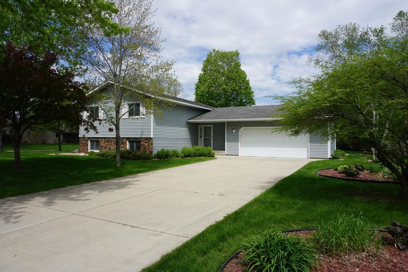835 Clark Pl, Saint Cloud, MN 56301