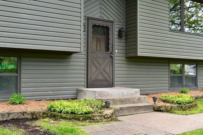 25880 Miller Valley Rd, Winona, MN 55987