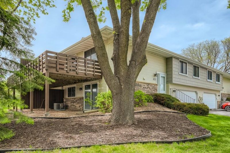 9605 Ensign Cir, Bloomington, MN 55438