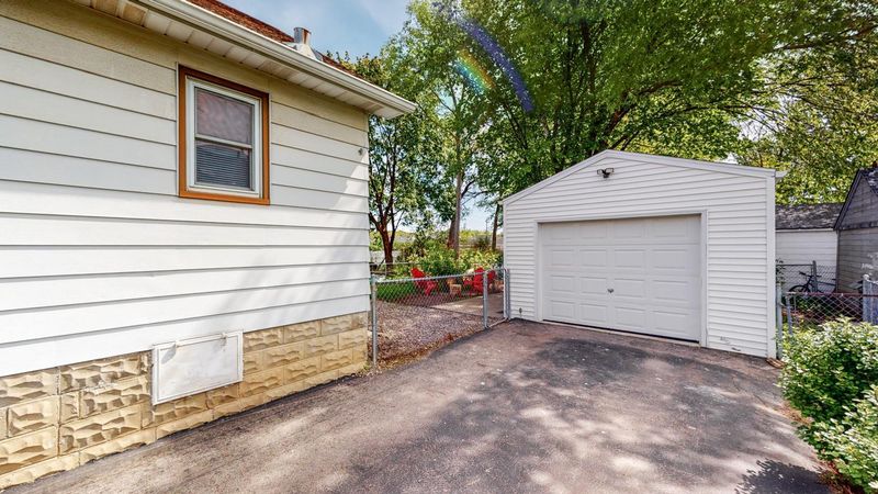 12 14th Ave NE, Rochester, MN 55906