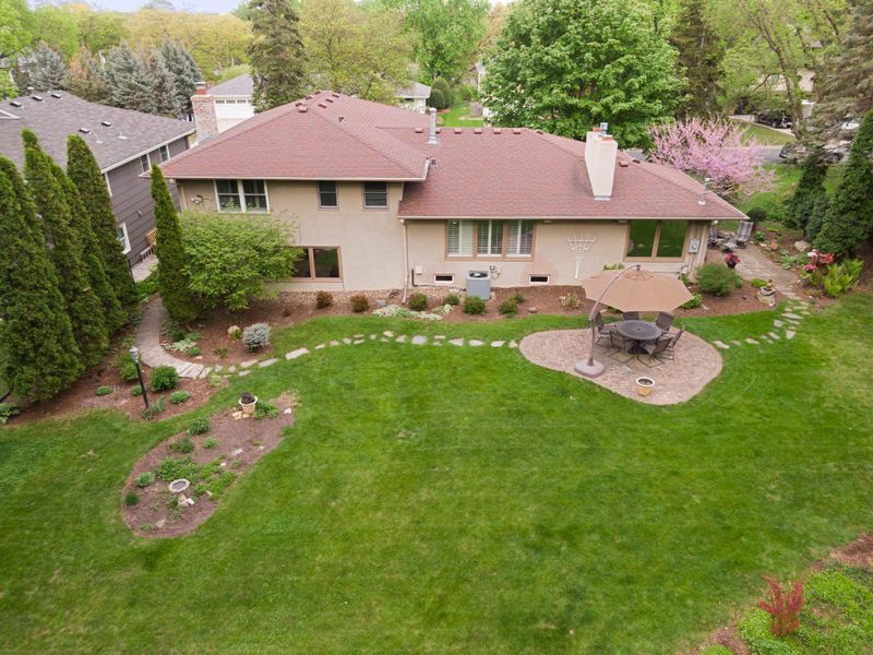 6616 Brittany Rd, Edina, MN 55435