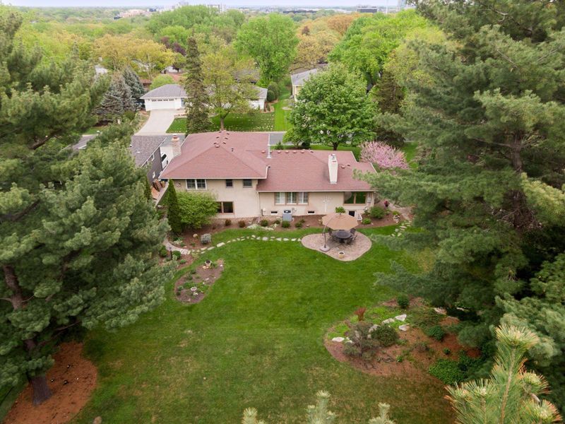 6616 Brittany Rd, Edina, MN 55435