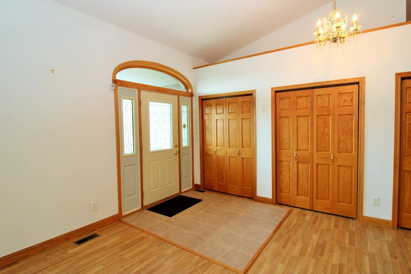 940 South Andrew Dr NW, New London, MN 56273
