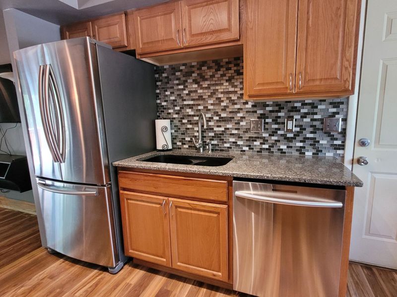 911 Norwood Ave, Anoka, MN 55303