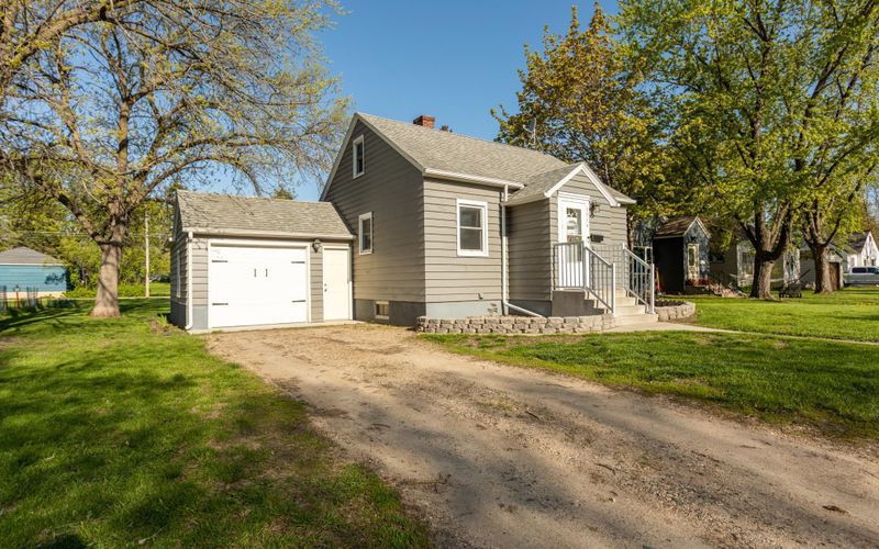 1314 Cedar St, Alexandria, MN 56308