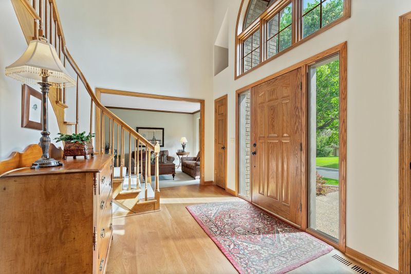 10281 Antlers Rg, Eden Prairie, MN 55347