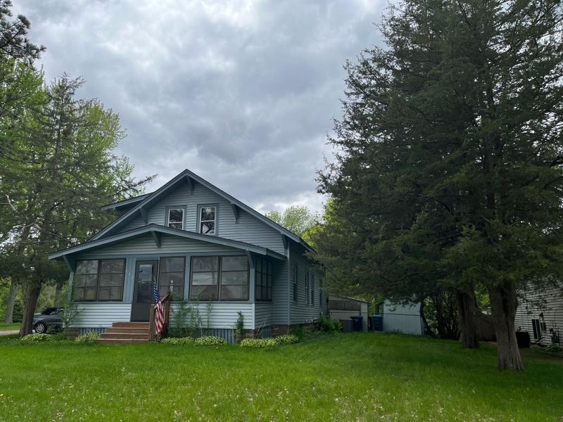 632 3rd St NW, Forest Lake, MN 55025
