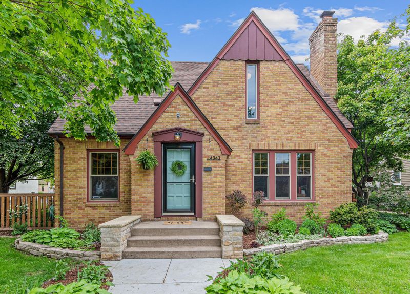 4343 Upton Ave N, Minneapolis, MN 55412