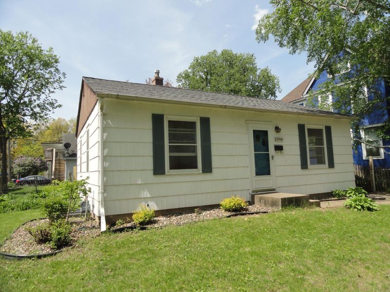2306 Brewster St, Saint Paul, MN 55108