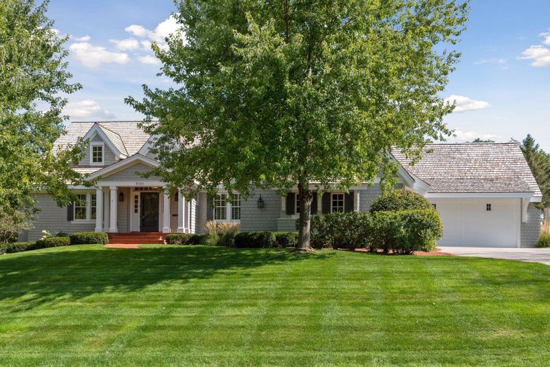 5101 Mirror Lakes Dr, Edina, MN 55436