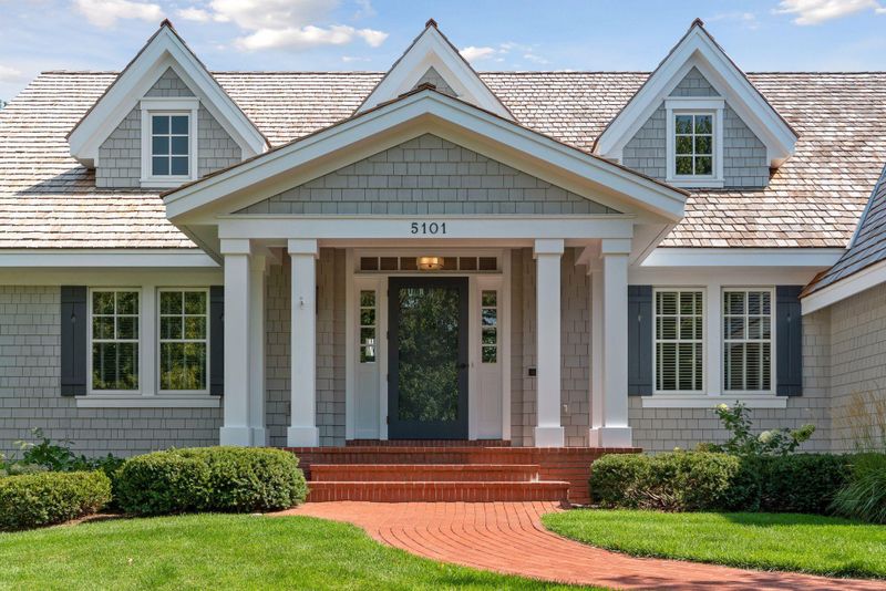 5101 Mirror Lakes Dr, Edina, MN 55436