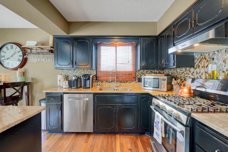 8950 Goldenrod Ln N, Maple Grove, MN 55369