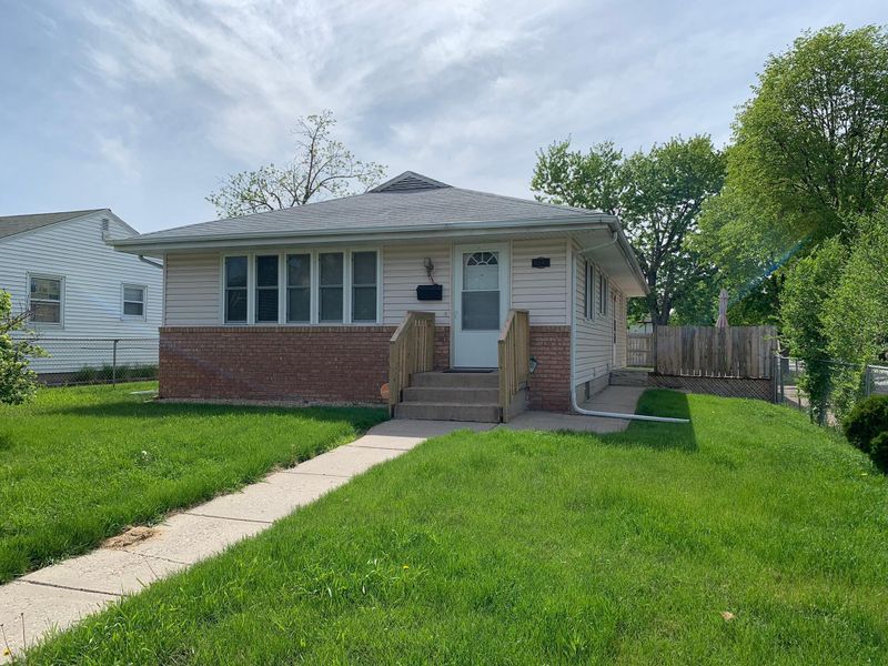 5145 Bryant Ave N, Minneapolis, MN 55430