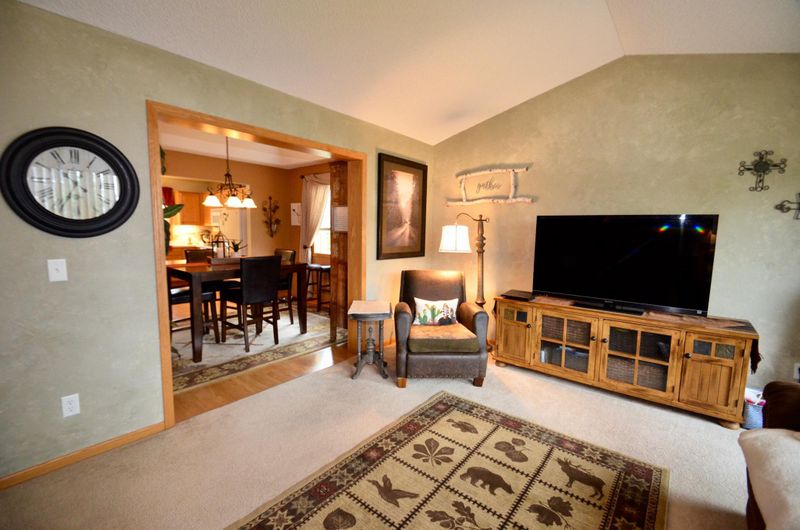 1908 W Oakes Dr, Saint Cloud, MN 56303