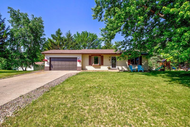 1920 La Casa Ln SE, Owatonna, MN 55060