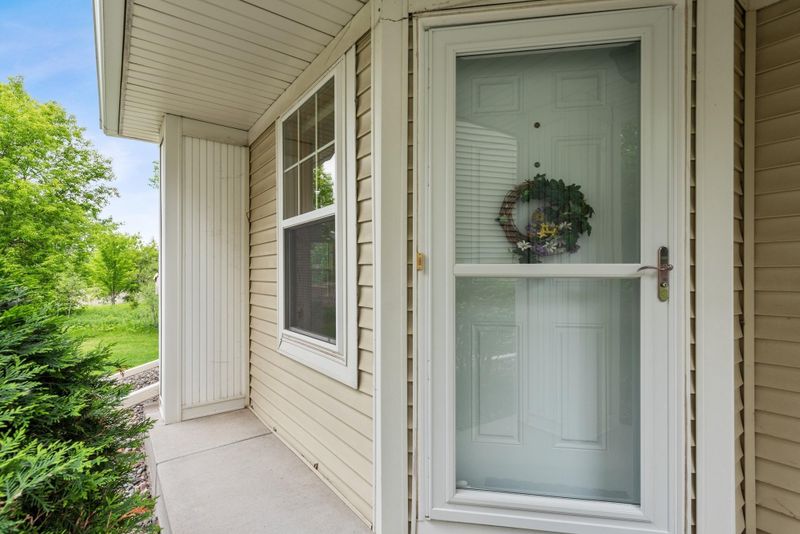 9530 Zircon Ct N, Maple Grove, MN 55311