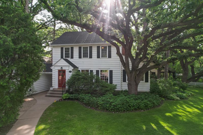 1466 Grantham St, Saint Paul, MN 55108