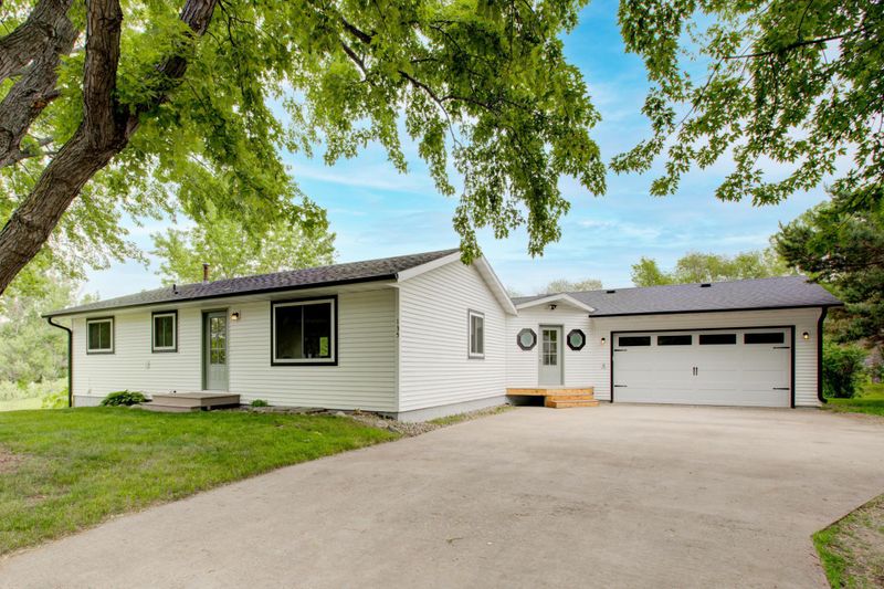 135 Hedman Ln, Monticello, MN 55362